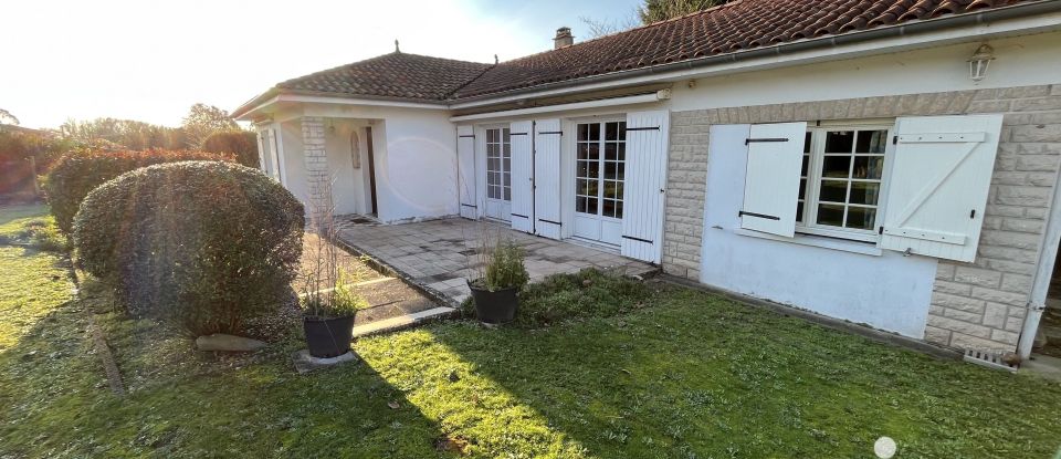 Maison traditionnelle 5 pièces de 120 m² à Ambarès-et-Lagrave (33440)