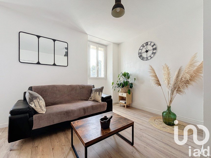 Appartement 3 pièces de 53 m² à Hyères (83400)