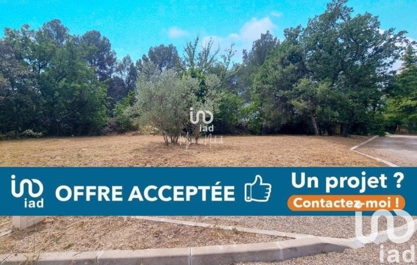 Land of 806 m² in Trans-en-Provence (83720)