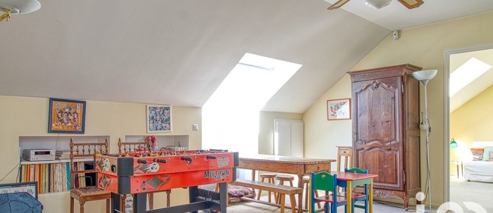 Maison 8 pièces de 207 m² à Noisy-le-Roi (78590)