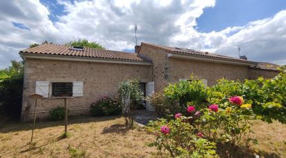 House 6 rooms of 117 m² in Lussac-les-Châteaux (86320)