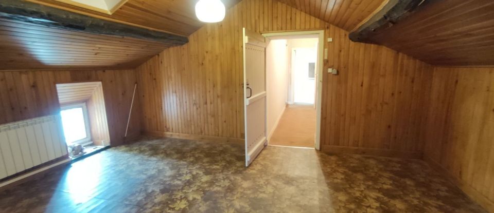 House 6 rooms of 117 m² in Lussac-les-Châteaux (86320)