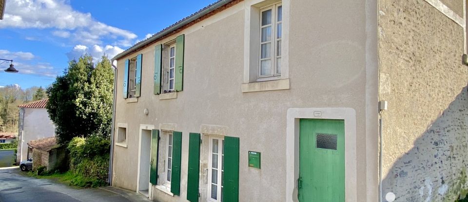 Traditional house 8 rooms of 127 m² in Vouvant (85120)