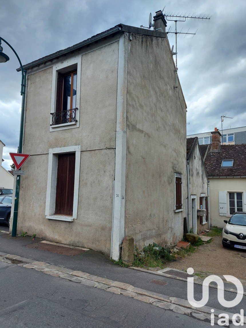 Building in Champagne-sur-Seine (77430) of 70 m²