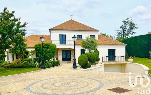 Mansion 7 rooms of 275 m² in Éragny (95610)