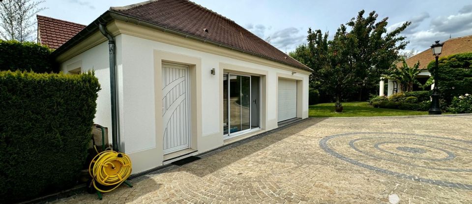 Mansion 7 rooms of 275 m² in Éragny (95610)