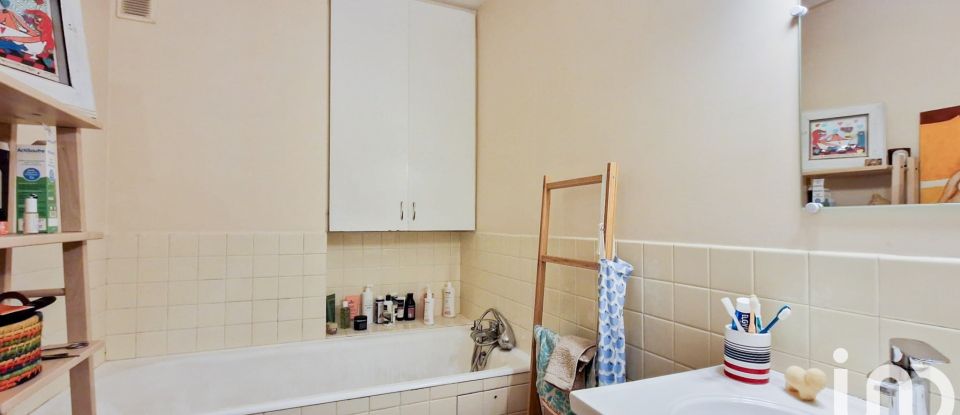 Appartement 3 pièces de 72 m² à Paris (75019)