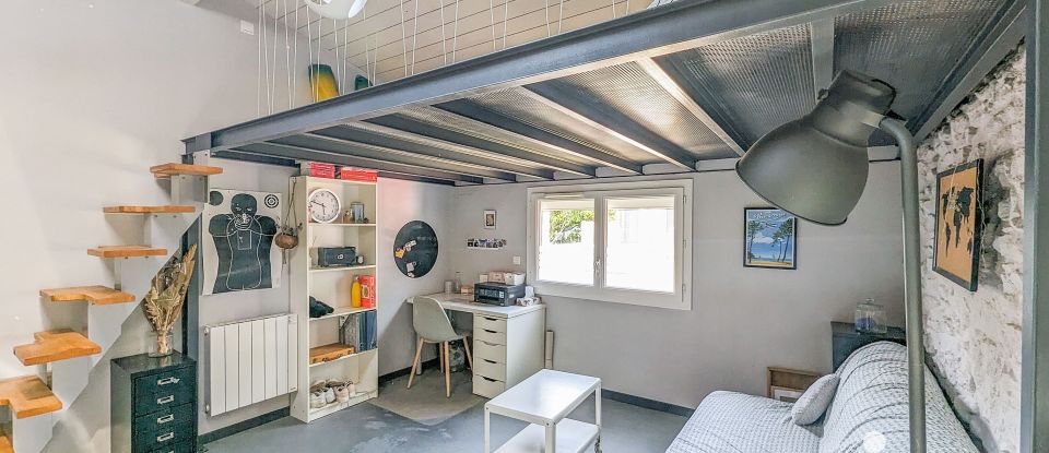 Maison 9 pièces de 180 m² à Cussac-Fort-Médoc (33460)