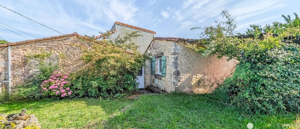 Maison 9 pièces de 180 m² à Cussac-Fort-Médoc (33460)