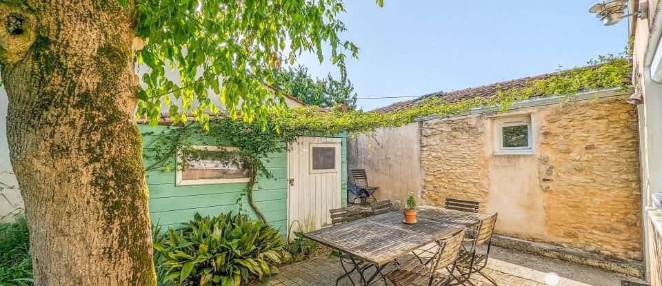 Maison 9 pièces de 180 m² à Cussac-Fort-Médoc (33460)