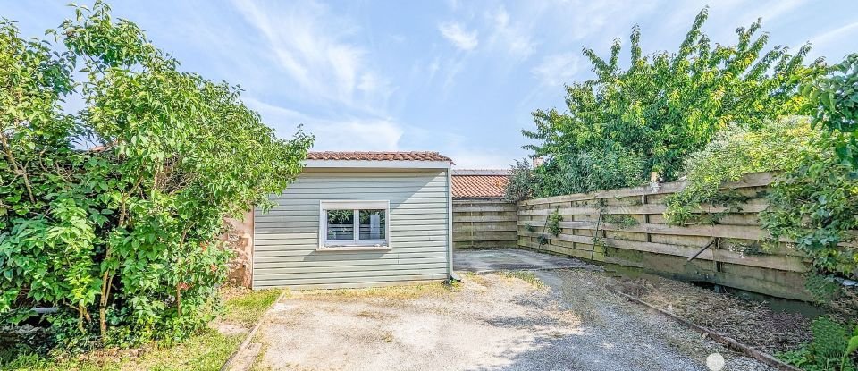 Maison 9 pièces de 180 m² à Cussac-Fort-Médoc (33460)