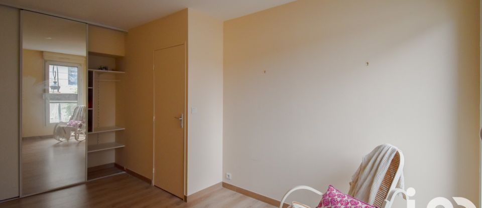 Apartment 5 rooms of 91 m² in Puteaux (92800)