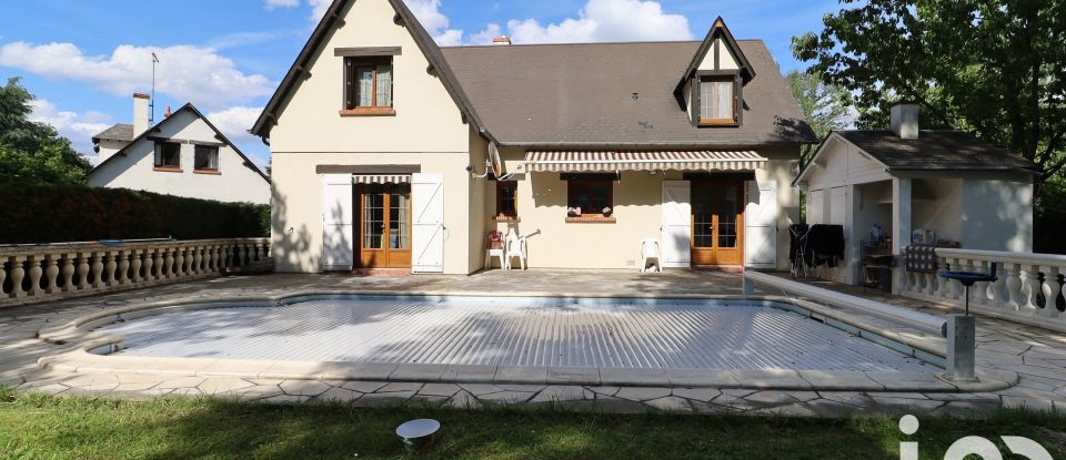 Traditional house 6 rooms of 144 m² in Orléans (45100)