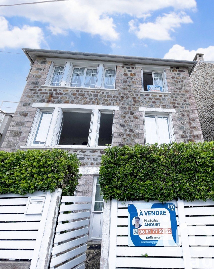 House 7 rooms of 121 m² in Pléneuf-Val-André (22370)