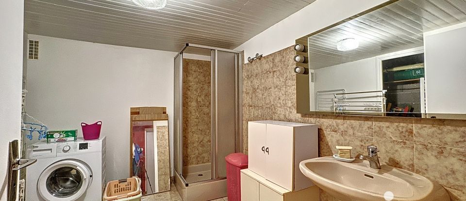 Maison traditionnelle 5 pièces de 128 m² à Montaigut-le-Blanc (63320)