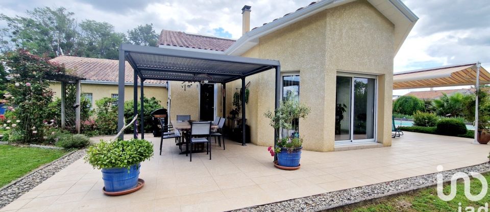 House 7 rooms of 193 m² in Lamonzie-Saint-Martin (24680)