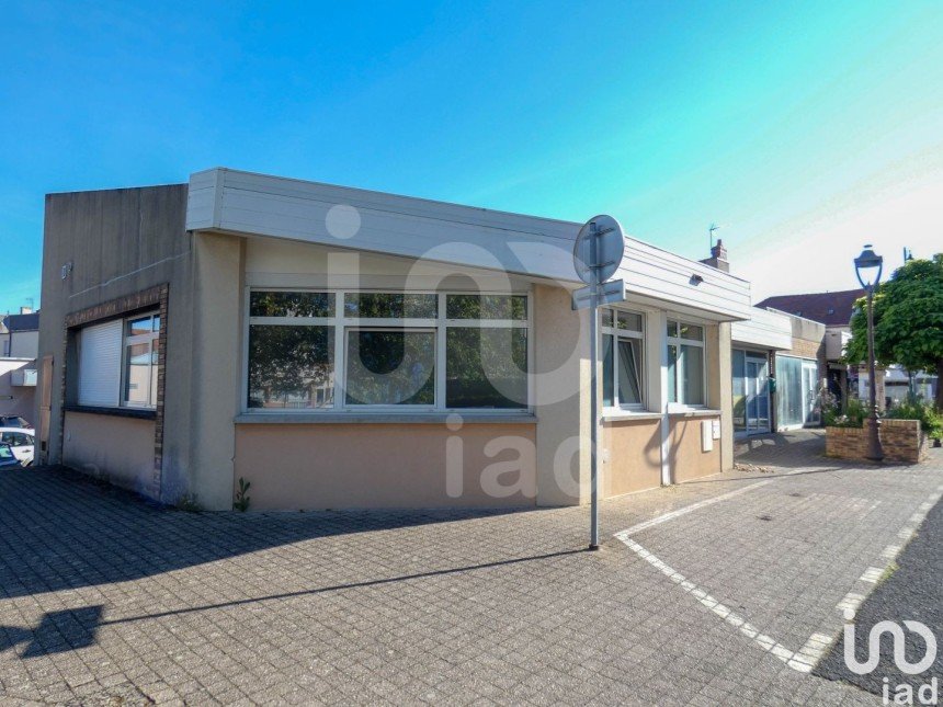 Business premises of 95 m² in Commentry (03600)