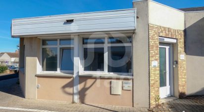 Business premises of 95 m² in Commentry (03600)