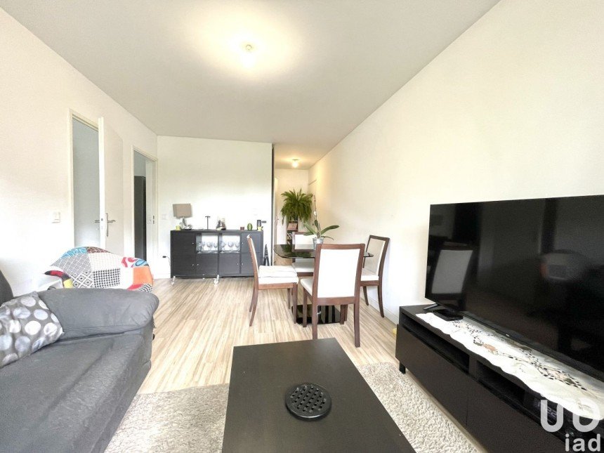 Apartment 2 rooms of 45 m² in Corbeil-Essonnes (91100)