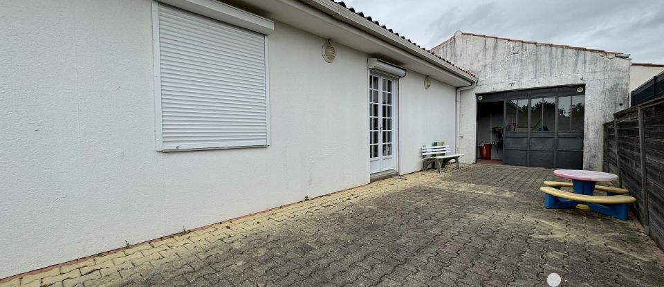 Maison traditionnelle 5 pièces de 114 m² à Saint-Xandre (17138)