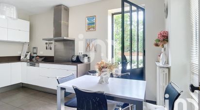 House 7 rooms of 220 m² in Fontenay-sous-Bois (94120)