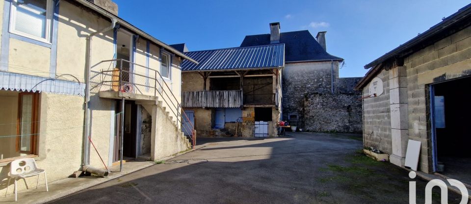 Building in Bruges-Capbis-Mifaget (64800) of 830 m²