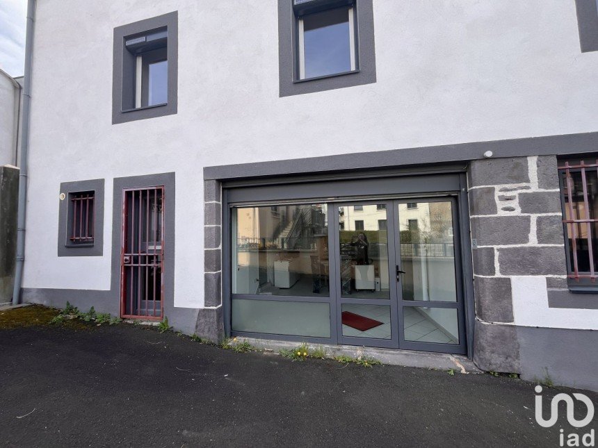 Building in Durtol (63830) of 63 m²