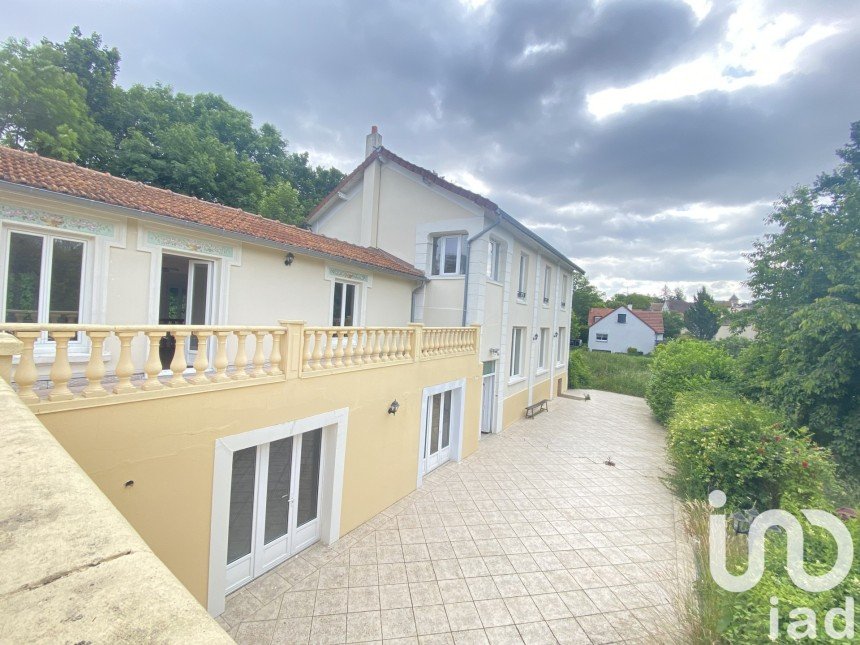 Mansion 13 rooms of 359 m² in Condé-Sainte-Libiaire (77450)