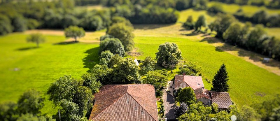 Longère 5 pièces de 200 m² à Mouzon (16310)