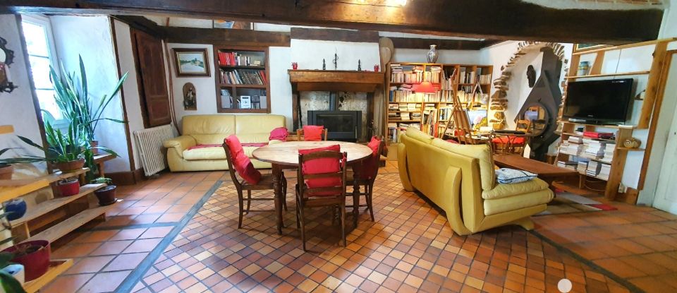 Longere 5 rooms of 200 m² in Mouzon (16310)