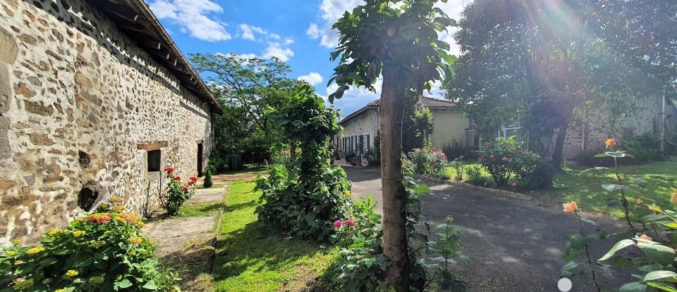 Longere 5 rooms of 200 m² in Mouzon (16310)