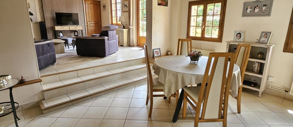 Longère 8 pièces de 147 m² à Jumelles (27220)