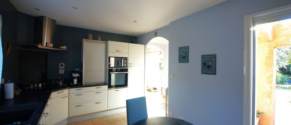 House 6 rooms of 165 m² in Tulette (26790)