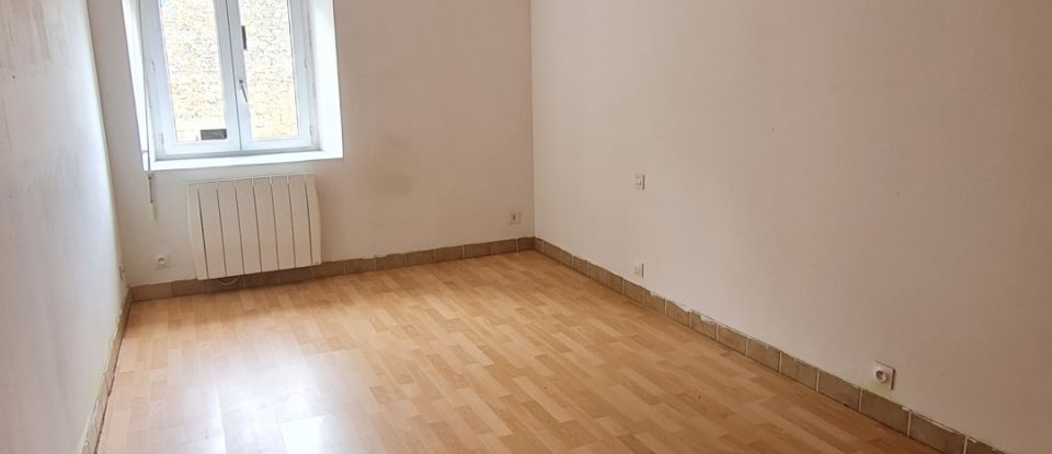 Longère 6 pièces de 119 m² à - (53270)