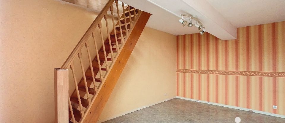 Maison 4 pièces de 71 m² à Challuy (58000)