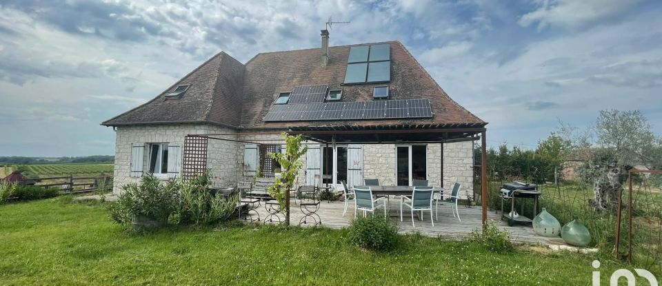 Maison 35 pièces de 638 m² à Saint-Cernin-de-Labarde (24560)