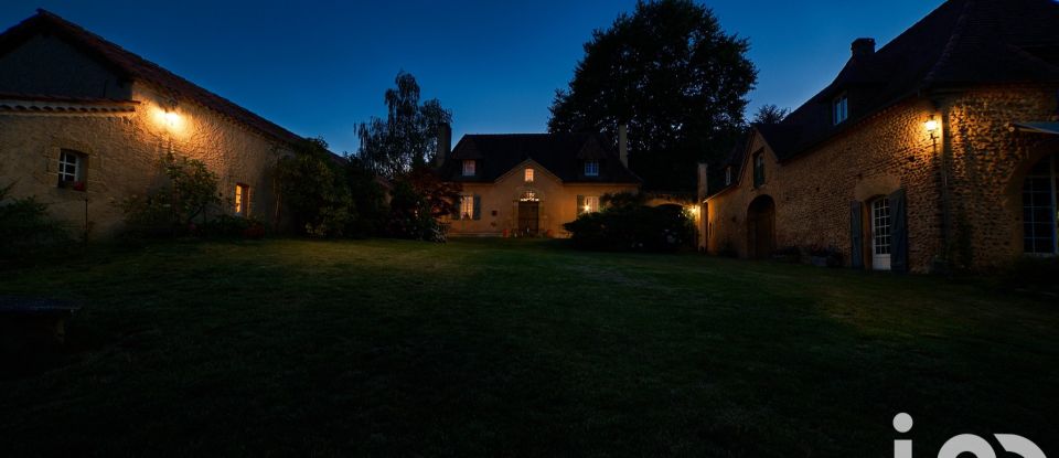 Mansion 16 rooms of 575 m² in Lembeye (64350)