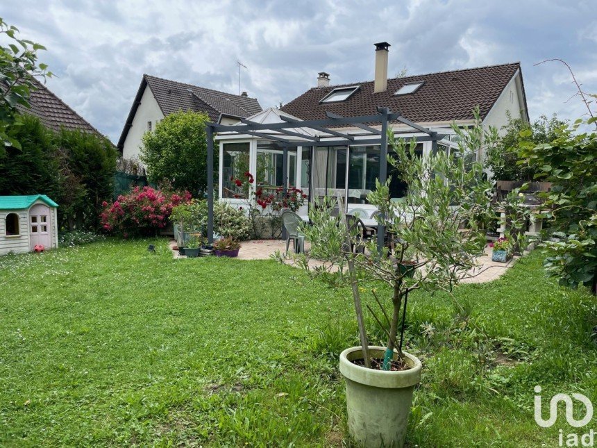 House 4 rooms of 109 m² in Coubron (93470)