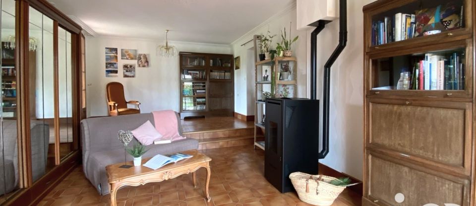 Traditional house 5 rooms of 153 m² in Saint-Yrieix-sur-Charente (16710)