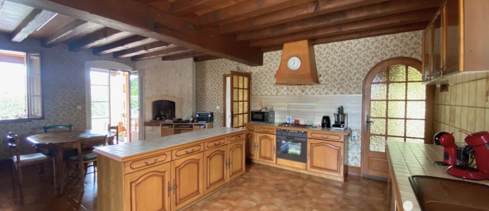 Traditional house 5 rooms of 153 m² in Saint-Yrieix-sur-Charente (16710)