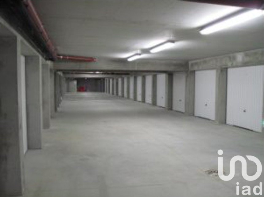 Parking/garage/box de 15 m² à Saint-Herblain (44800)