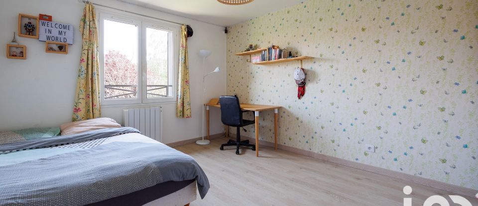 House 5 rooms of 105 m² in Saint-Genis-les-Ollières (69290)