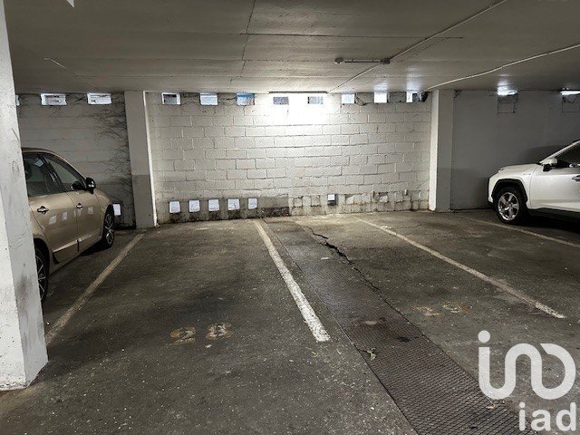 Parking of 12 m² in Choisy-le-Roi (94600)