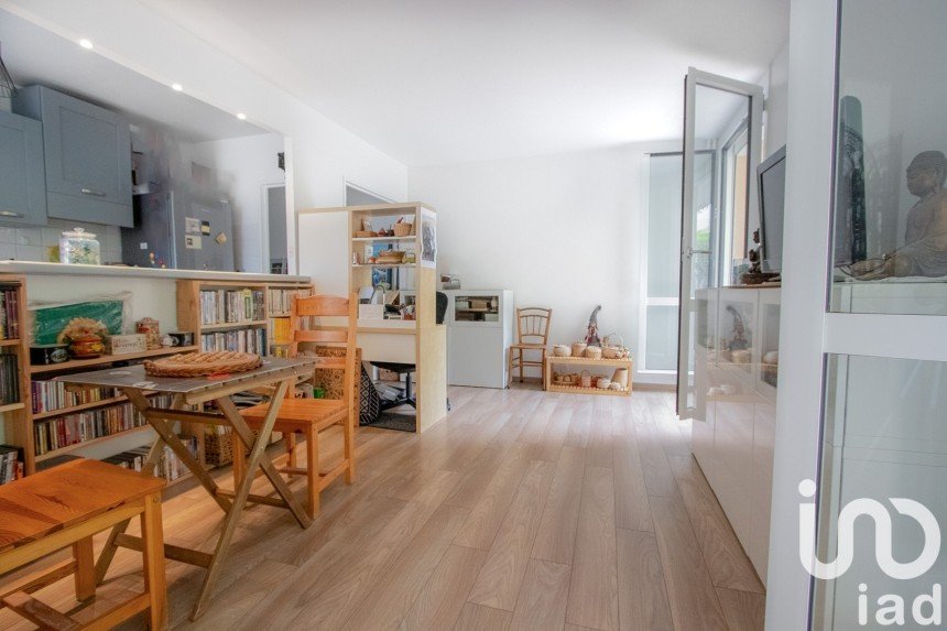 Apartment 2 rooms of 53 m² in Montigny-le-Bretonneux (78180)