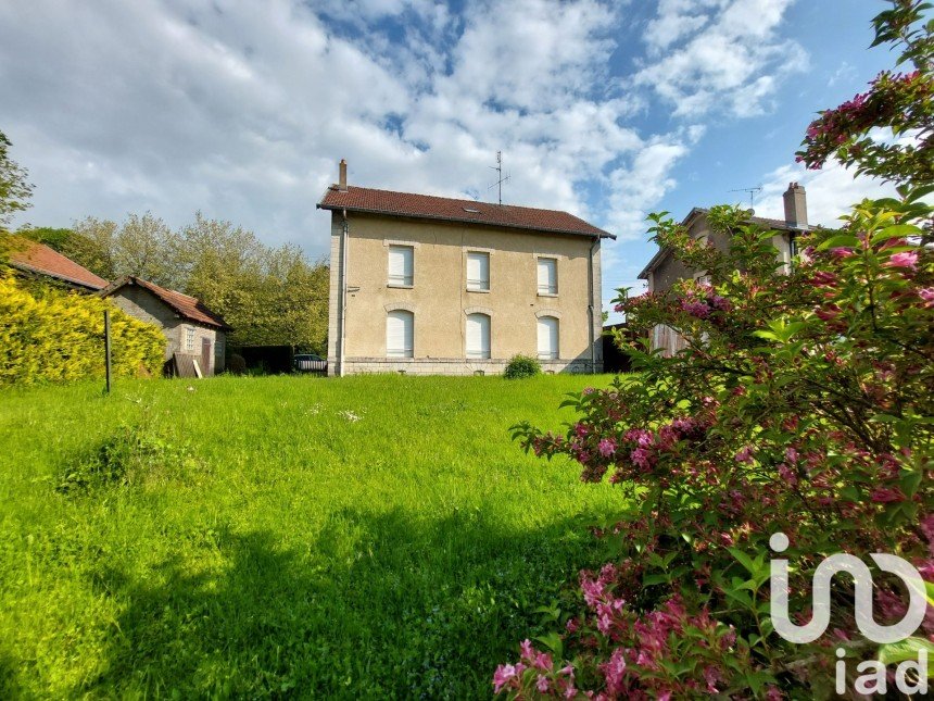 Maison traditionnelle 9 pièces de 230 m² à Audun-le-Roman (54560)