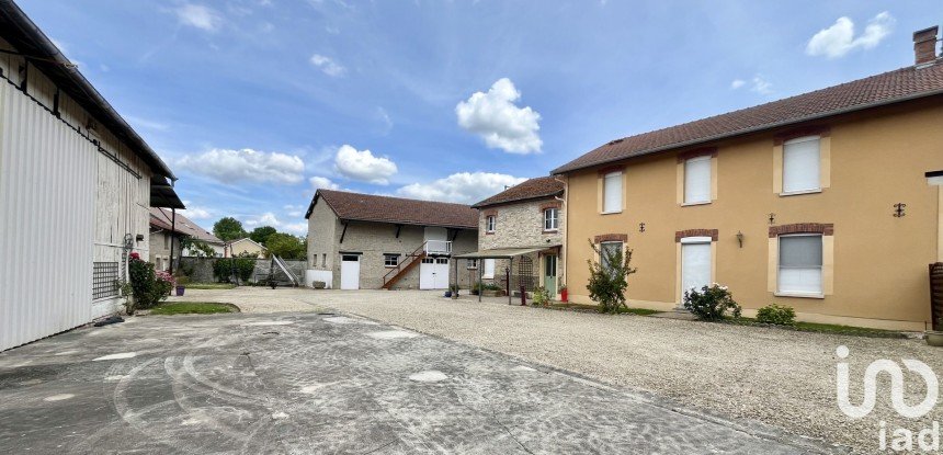 Maison de campagne 7 pièces de 201 m² à Auve (51800)