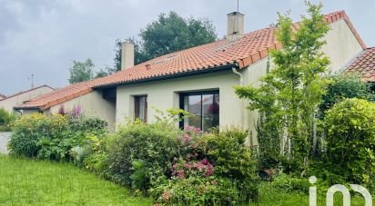 House 6 rooms of 132 m² in Chanteloup-les-Bois (49340)