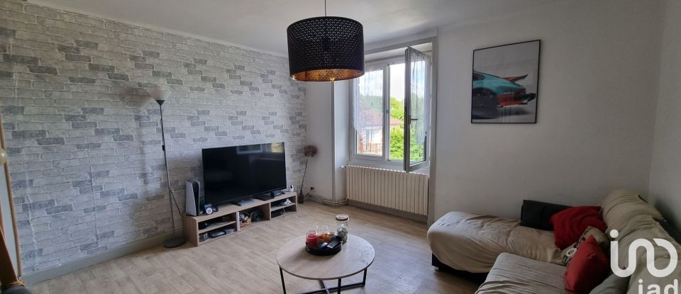 House 3 rooms of 60 m² in LE ROUGET (15290)