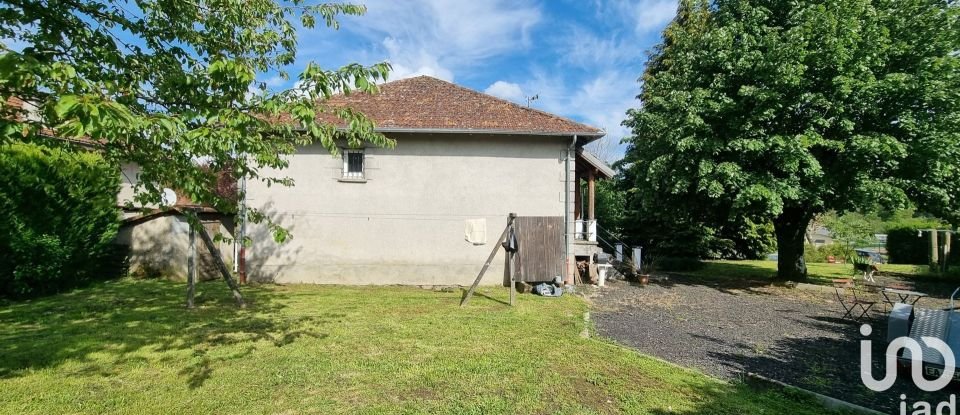 House 3 rooms of 60 m² in LE ROUGET (15290)