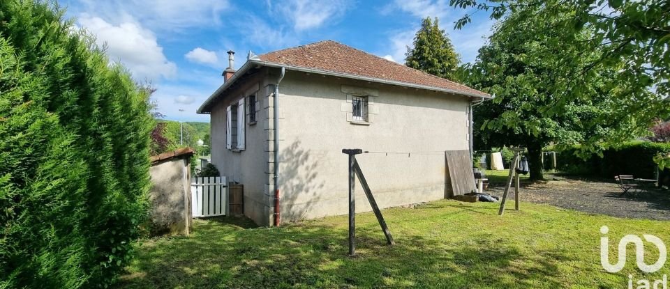 House 3 rooms of 60 m² in LE ROUGET (15290)